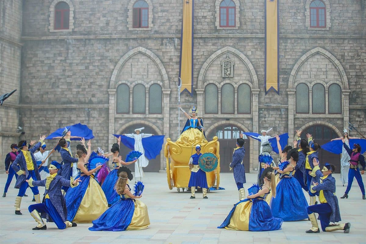 Show diễn hoành tráng "Trận chiến ở Vương quốc Mặt Trăng" tại Bà Nà Hills gây ấn tượng mạnh.